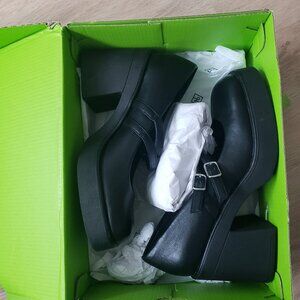 CALL IT SPRING MARY JANE HEELS SIZE 6